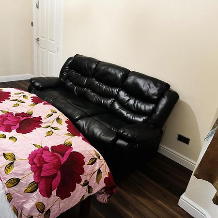 Nice And Pleasant Thornton Heath Luaran gambar
