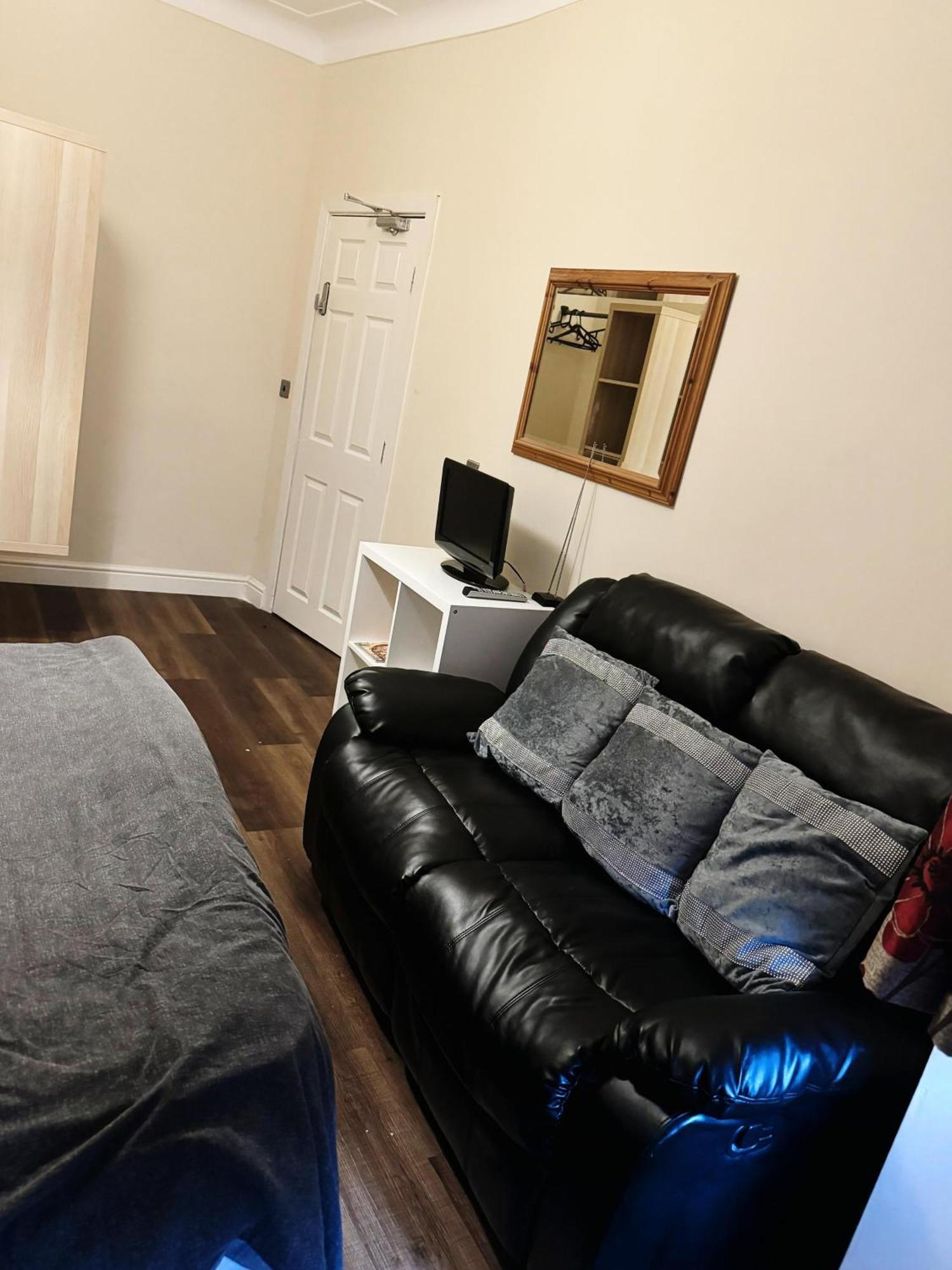 Nice And Pleasant Thornton Heath Luaran gambar