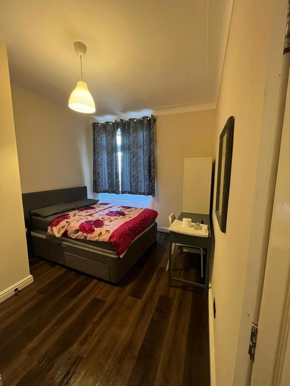 Nice And Pleasant Thornton Heath Luaran gambar