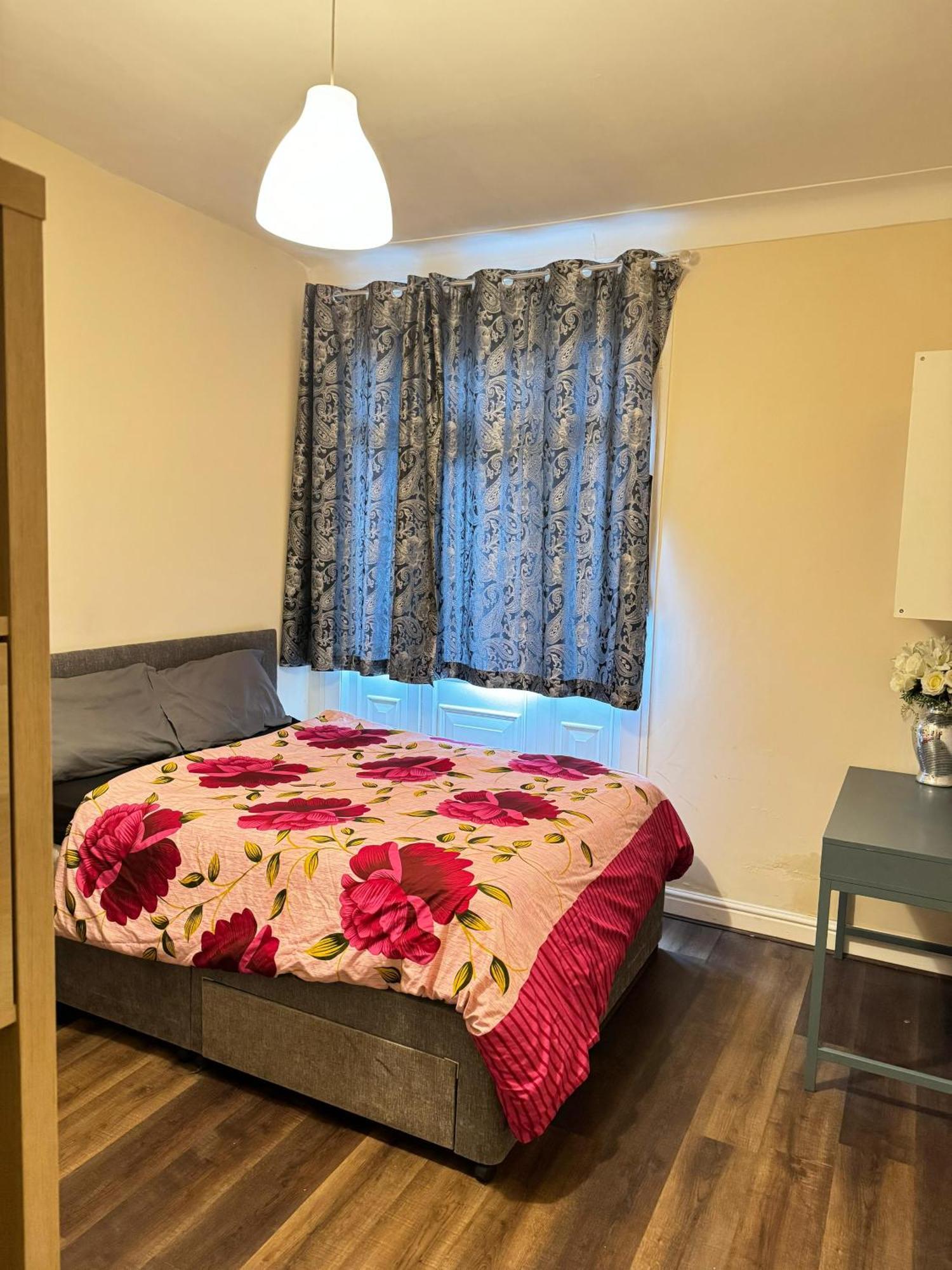 Nice And Pleasant Thornton Heath Luaran gambar
